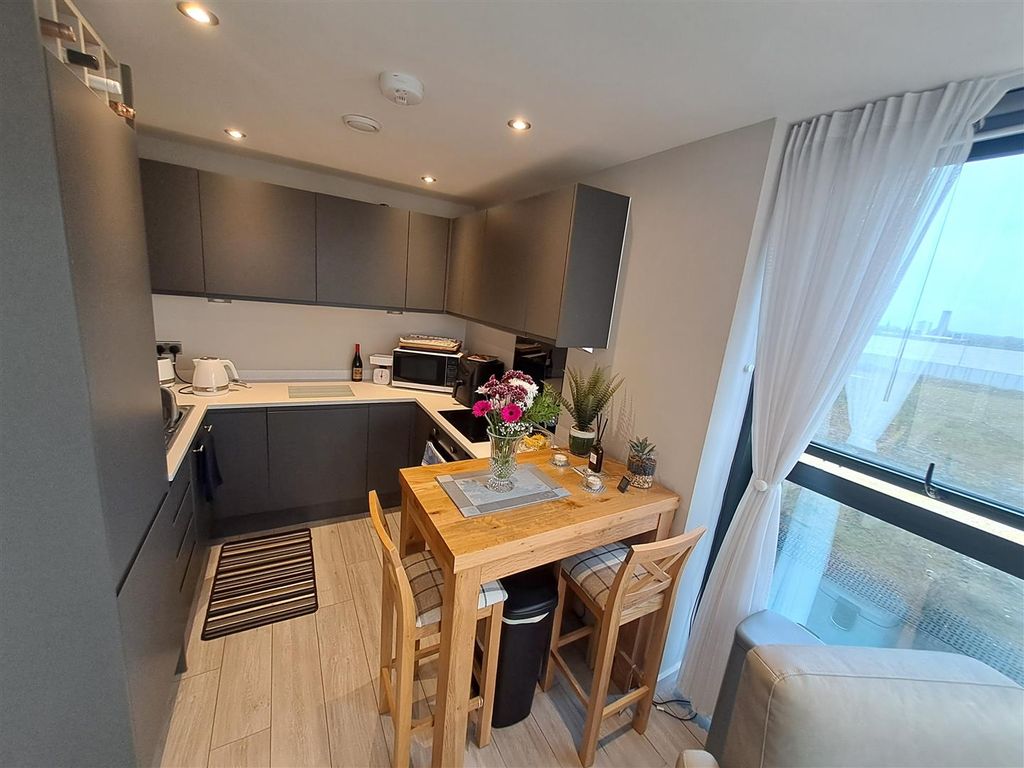 Property photo 2 of 11