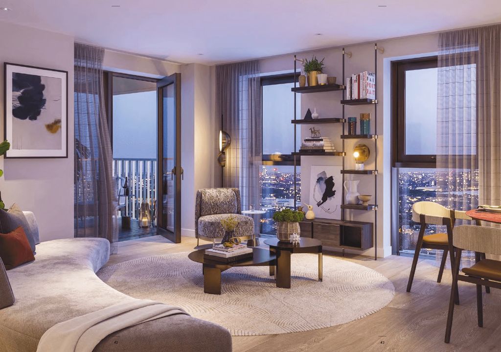 Property photo 2 of 8 Living 2