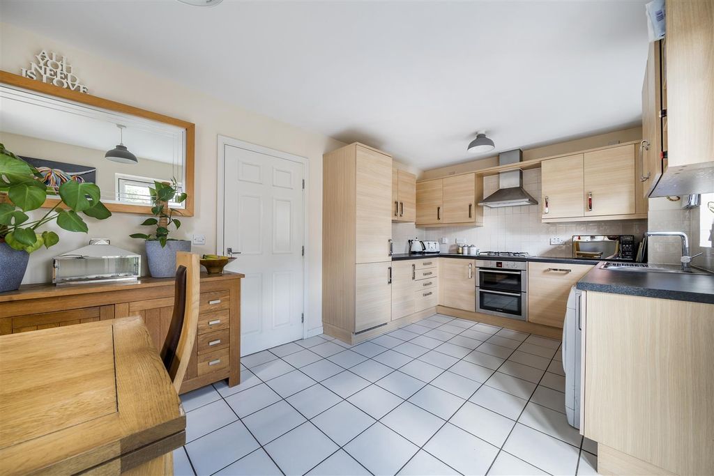 Property photo 2 of 21 1343082-3-68Bee5Dabad1E.Jpg