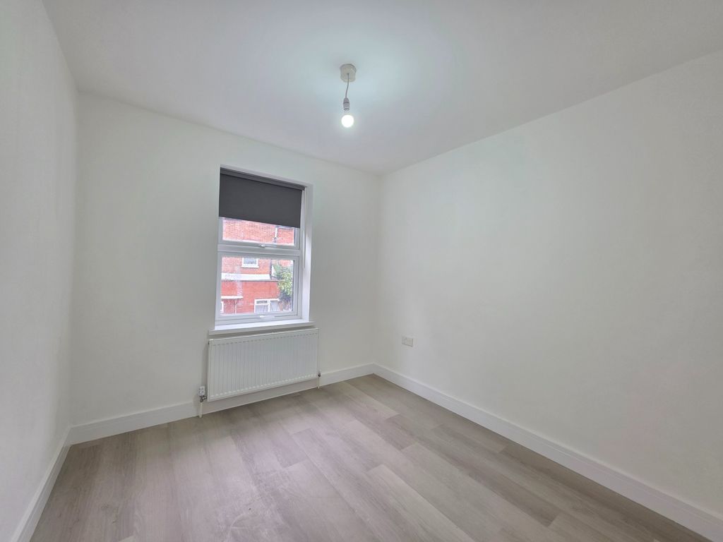 Property photo 3 of 9 Photo 5