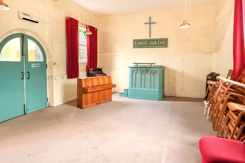 Property photo 3 of 8 Twyford Methodist Church, The Drove, Twyford, Winchester, Hampshire, So21 1Ql