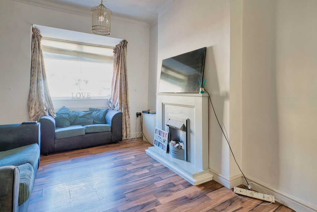 Property photo 2 of 30