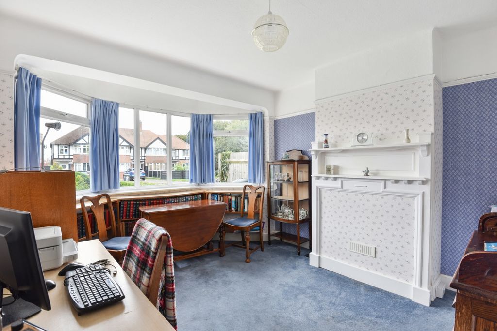 Property photo 3 of 17 40339413
