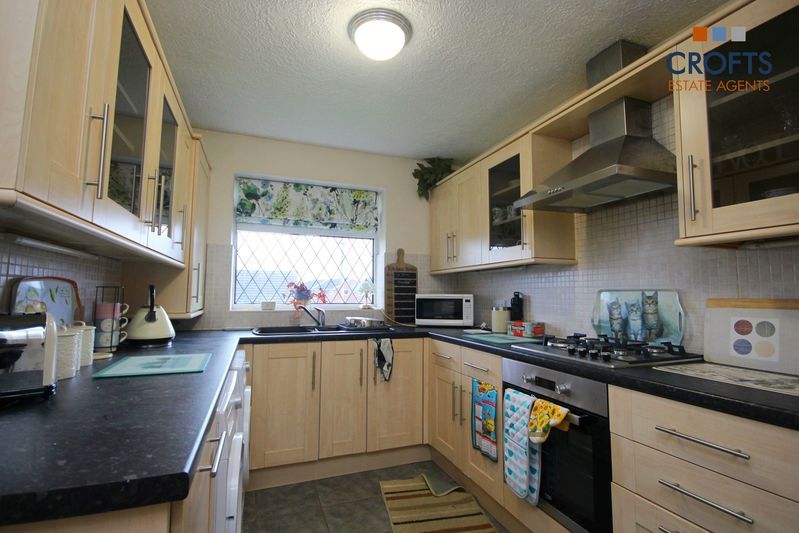 Property photo 3 of 6 Kitchen