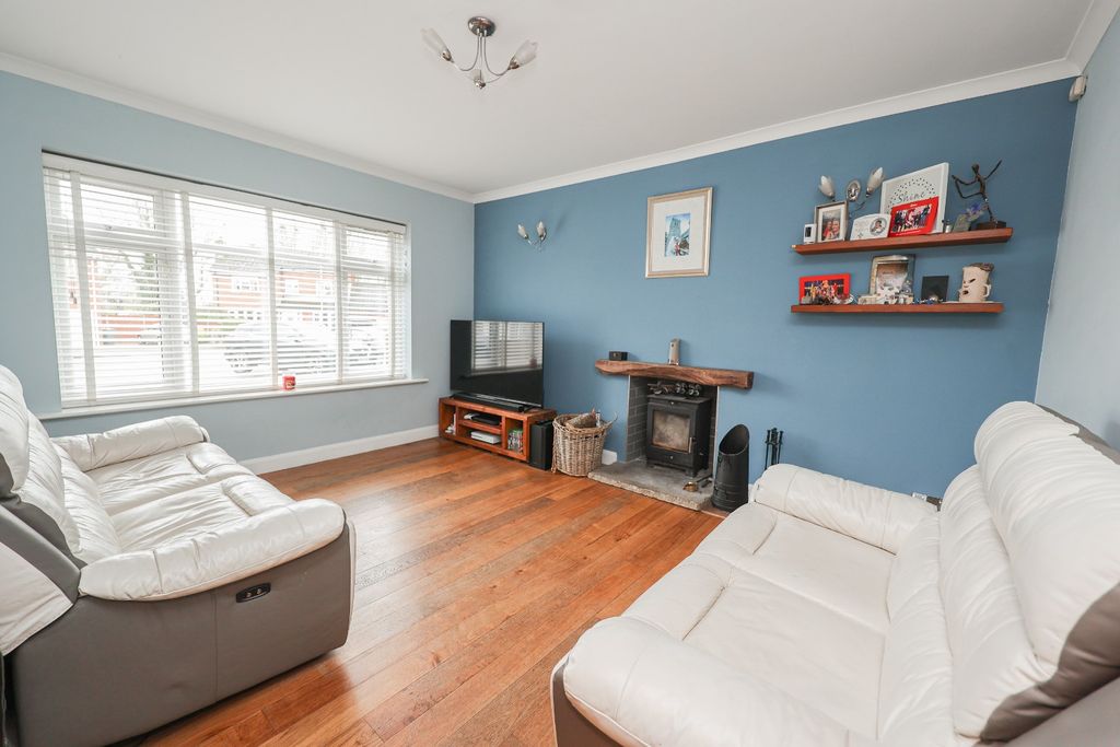 Property photo 3 of 27 4701043