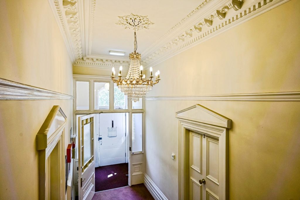 Property photo 3 of 19 Pbox-Img.Jpg