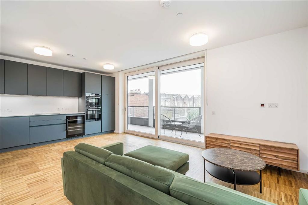 Property photo 2 of 8