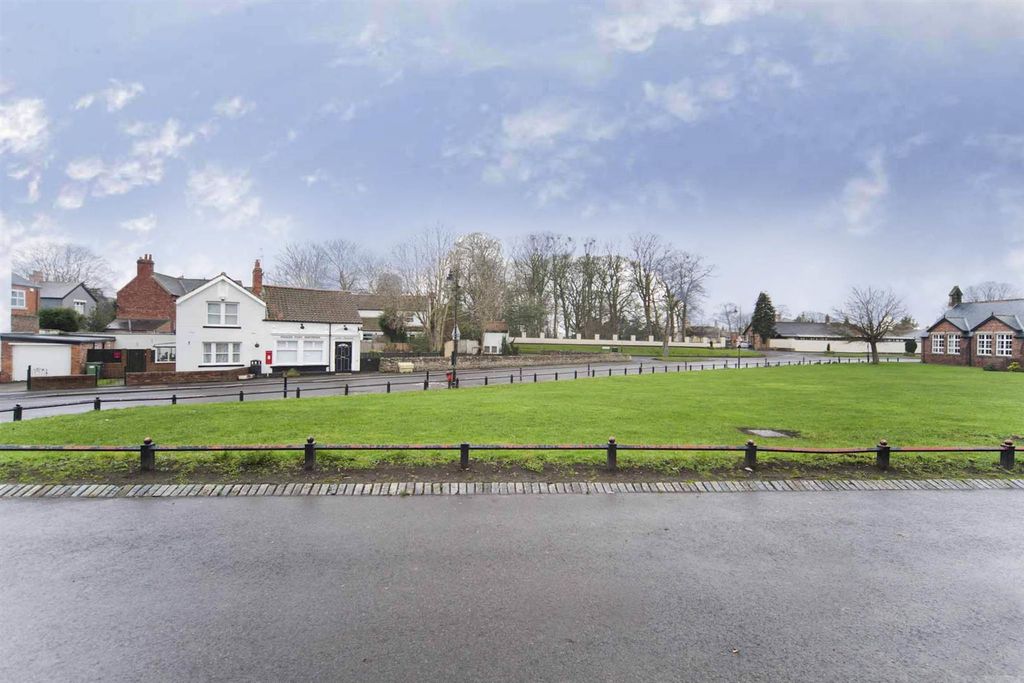 Property photo 3 of 29