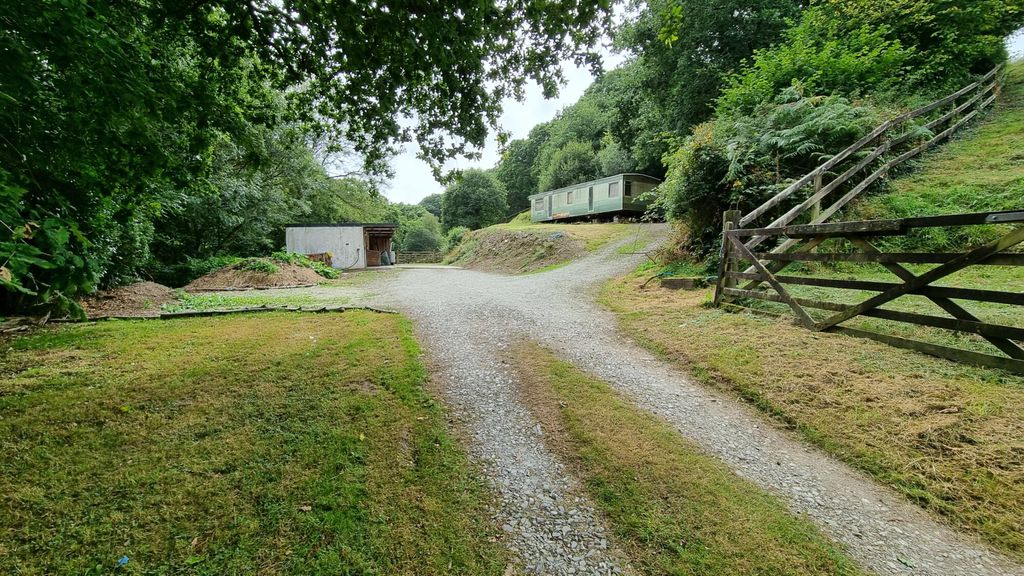 Property photo 2 of 11
