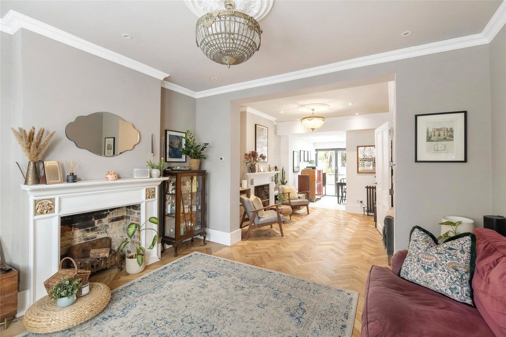 Property photo 2 of 24 Picture No. 15