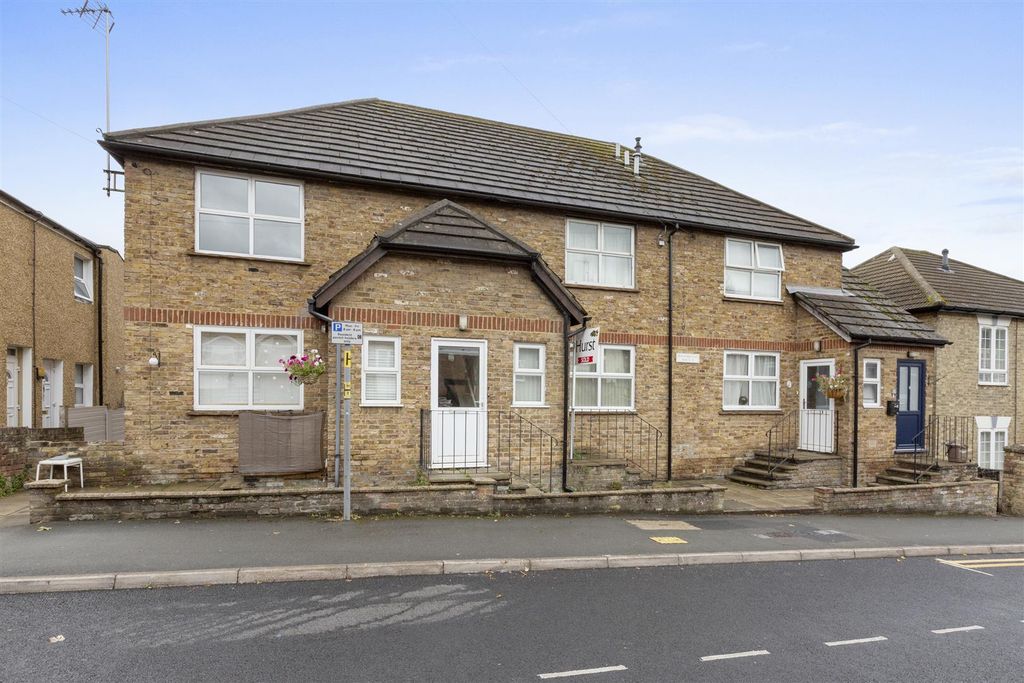 Property photo 1 of 10 Bowstridge Court, Totteridge Road-12.Jpg