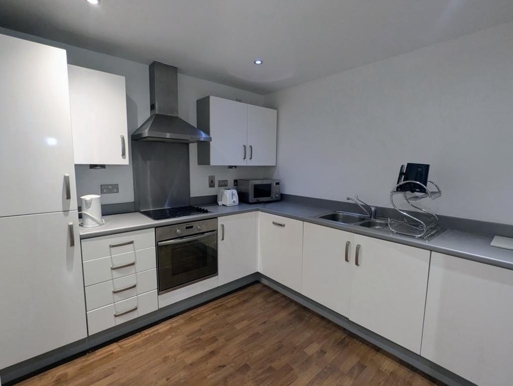 Property photo 2 of 10 Kitchen