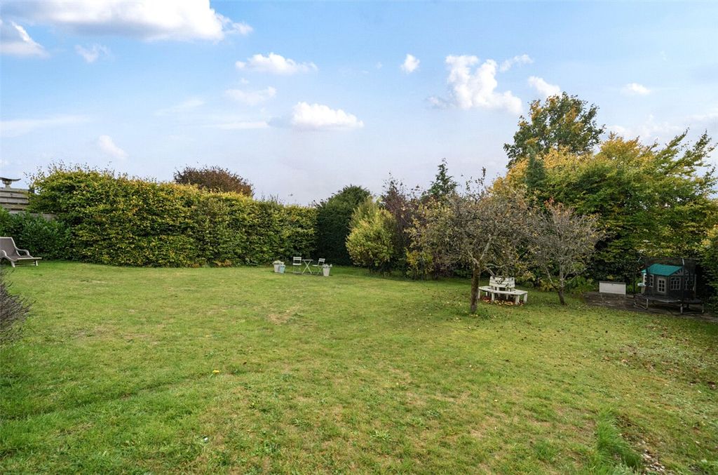 Property photo 2 of 17 Picture No. 16