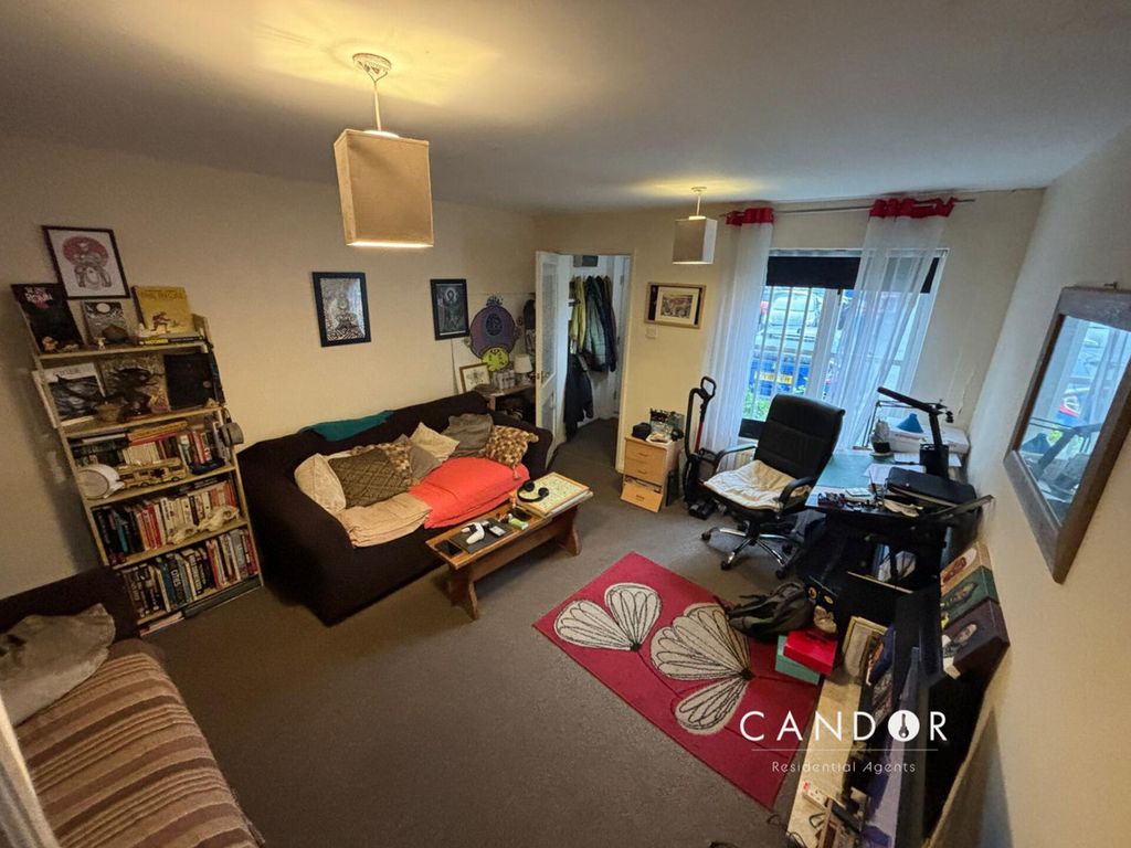 Property photo 3 of 9