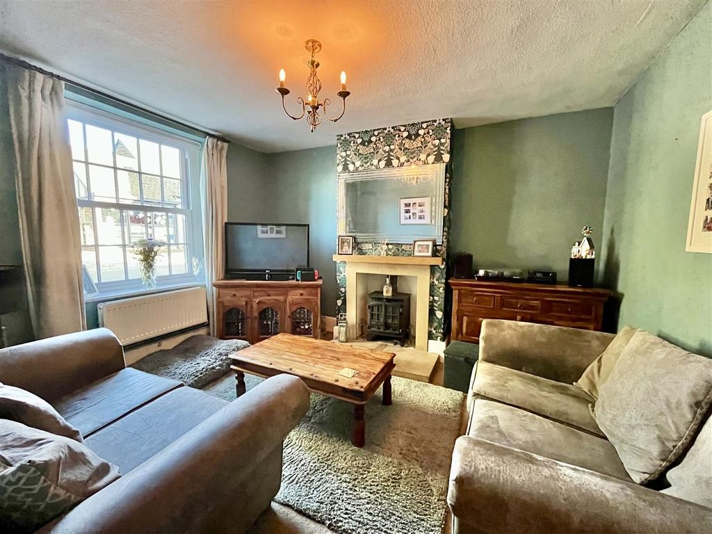 Property photo 2 of 24