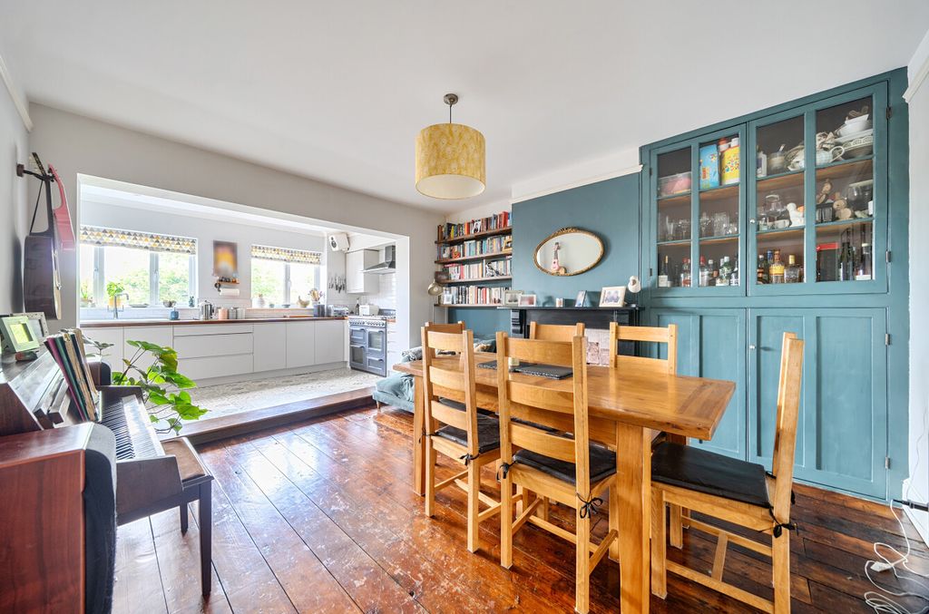 Property photo 3 of 20 1447377-13-69F0Ea...