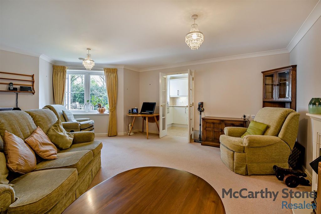 Property photo 2 of 16 8642684-Interior07-800.Jpg