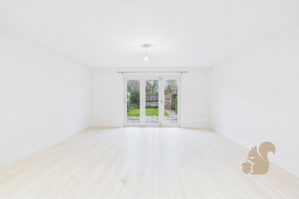 Property photo 3 of 17 Cam01254G0-Pr0399-Still004.Jpg