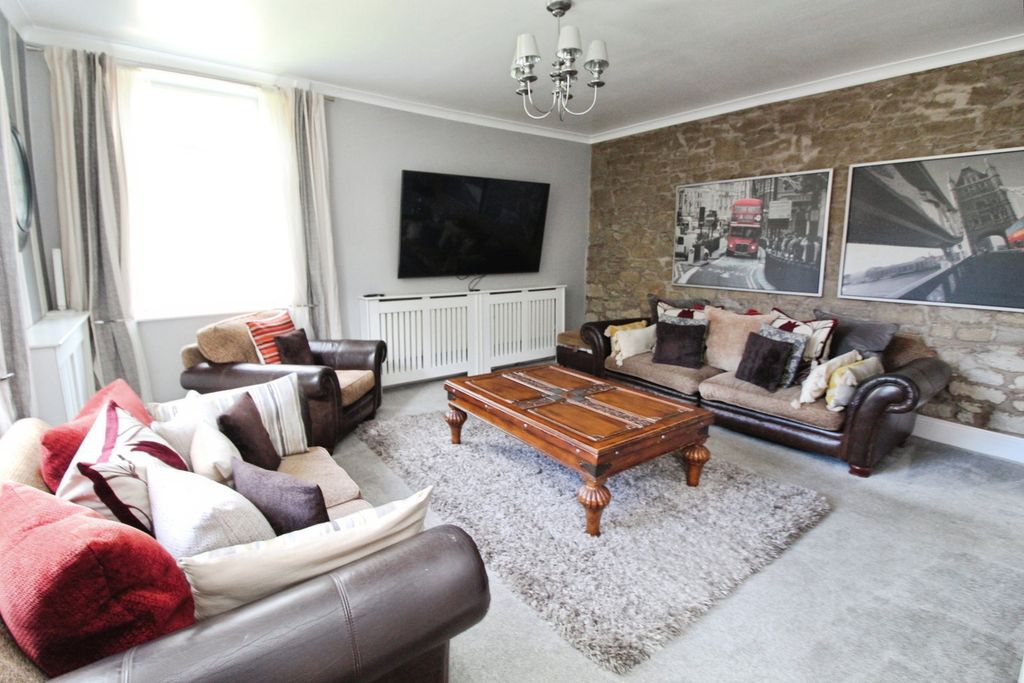 Property photo 3 of 26