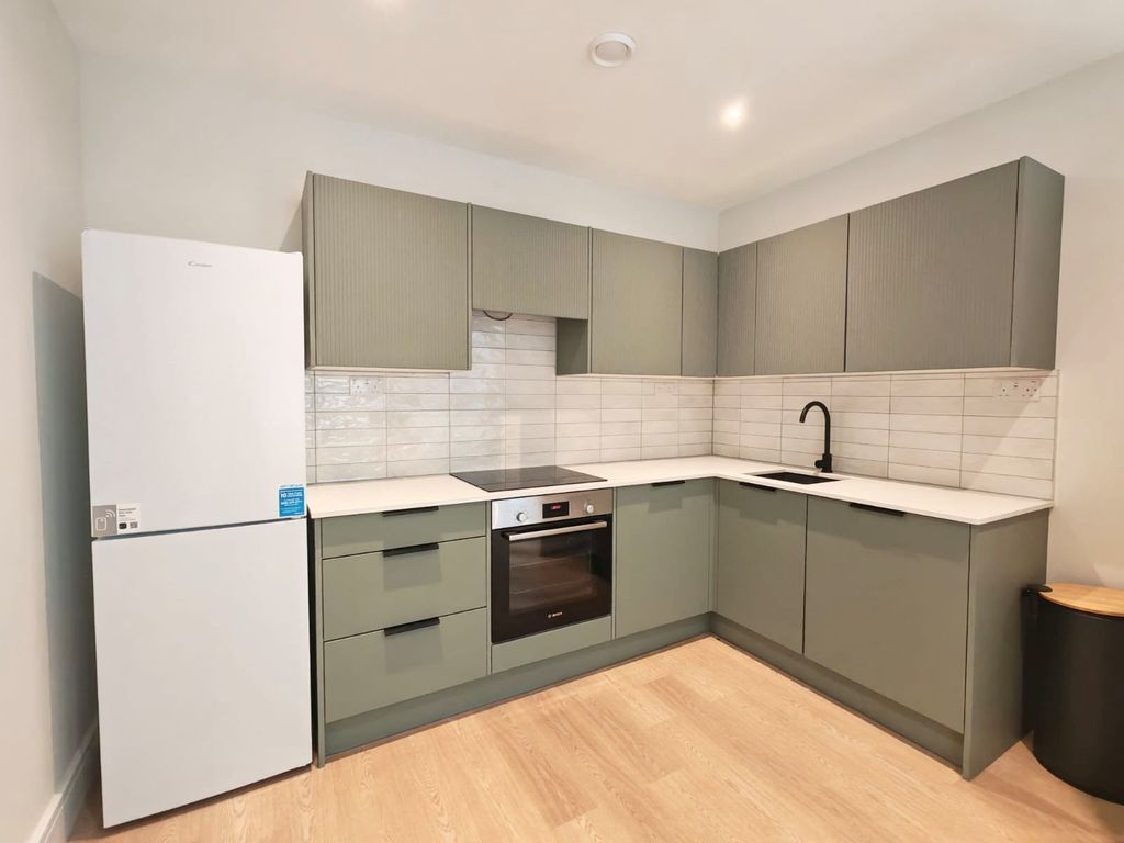 Property photo 1 of 8 Kitchen