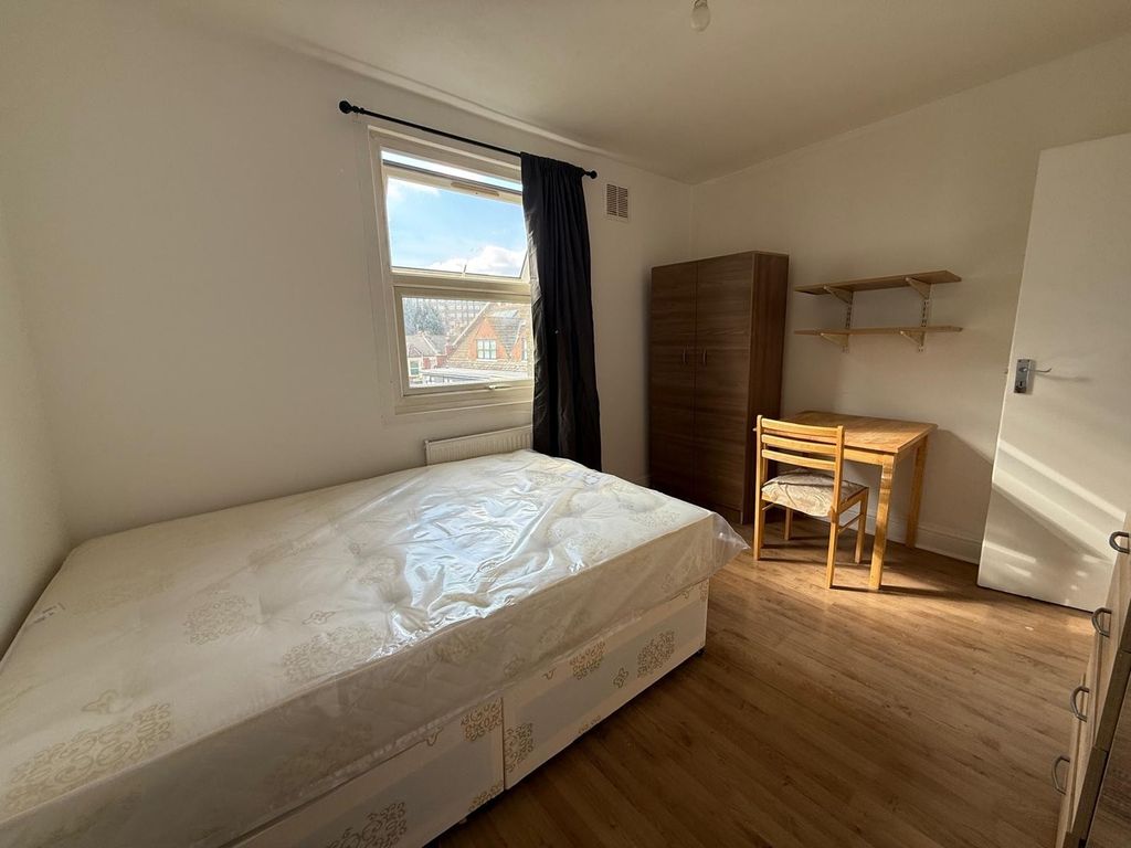 Property photo 2 of 8 Photo 3