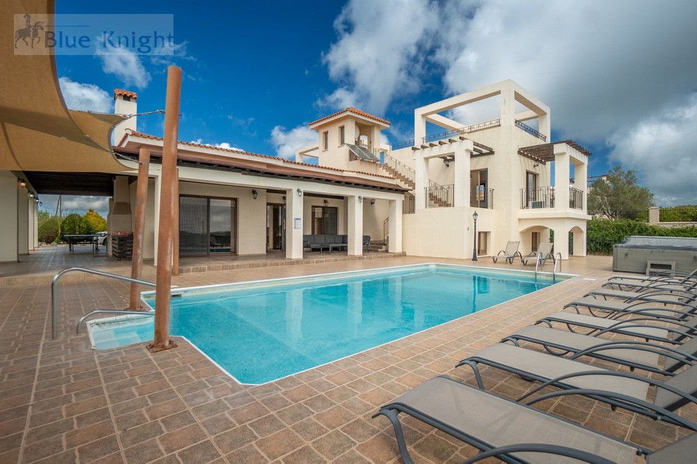 Property photo 1 of 30
