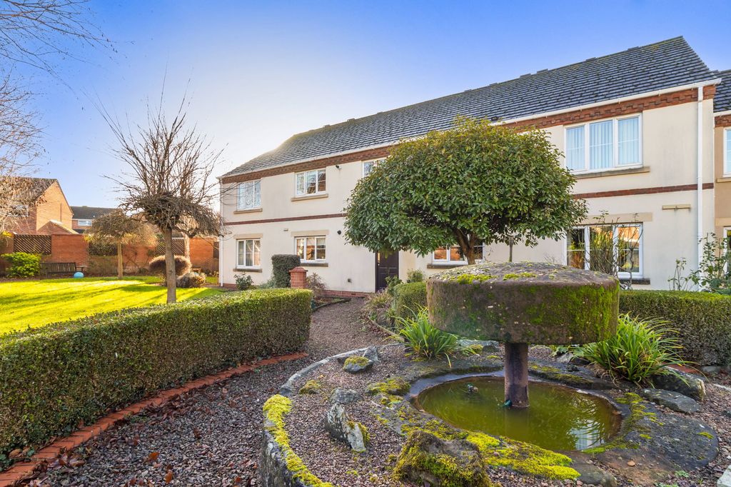 Property photo 2 of 17