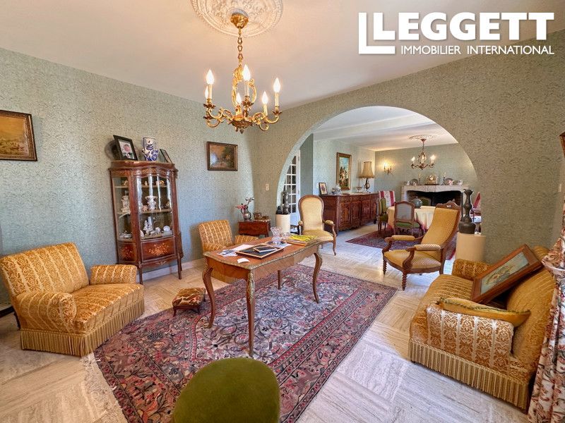 Property photo 2 of 10