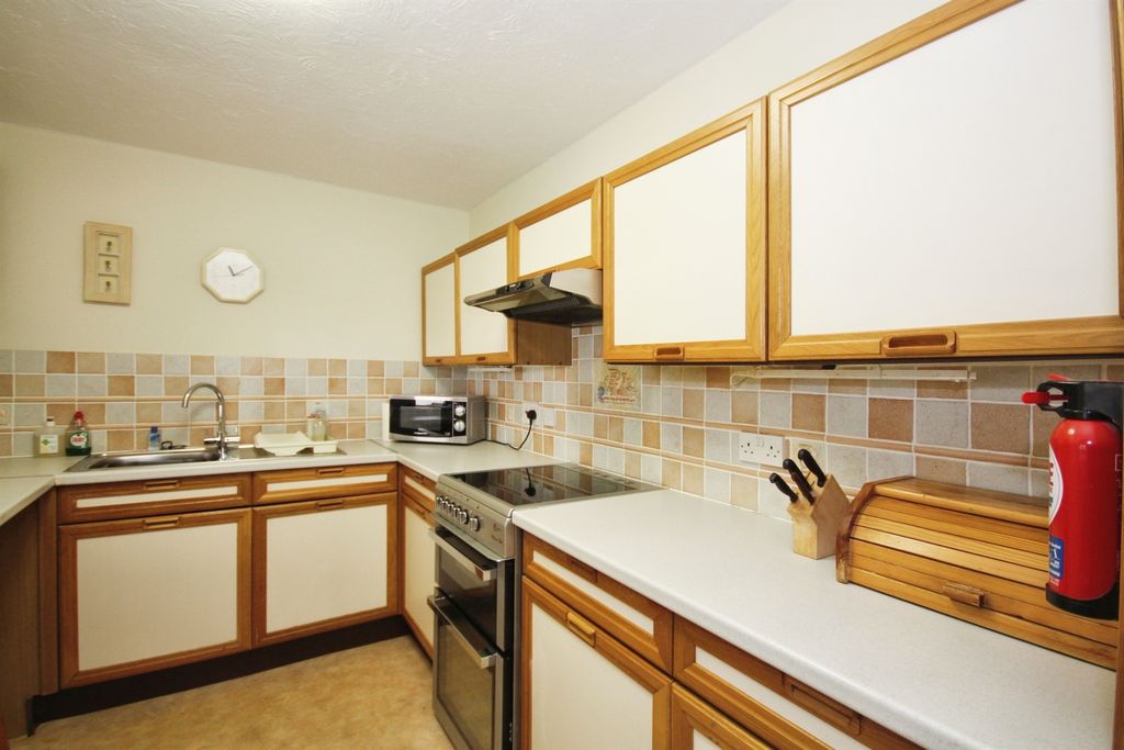 Property photo 2 of 8