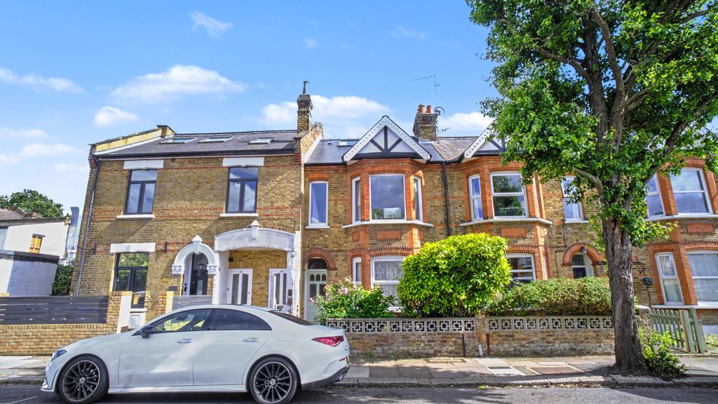Property photo 1 of 9 4 Darwin Road, Ealing, London W5 4Bd