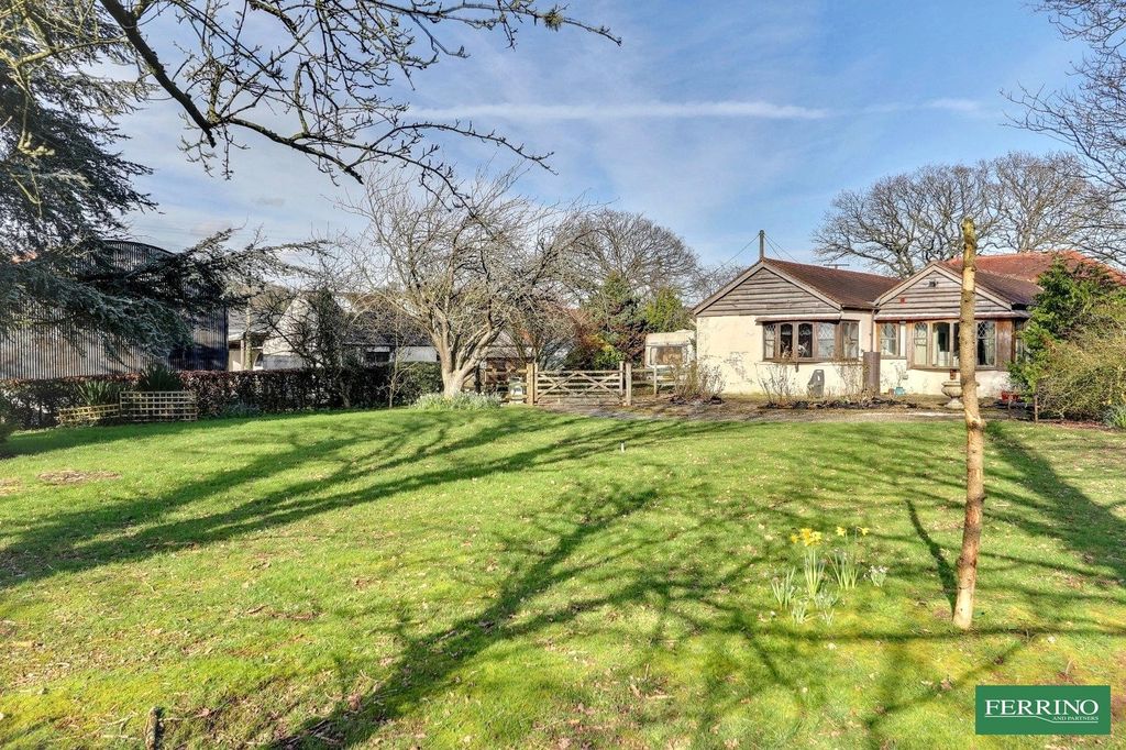 Property photo 2 of 25 Garden