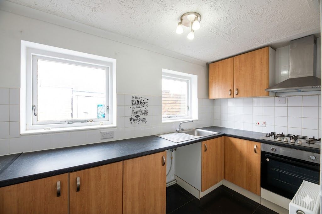 Property photo 3 of 6