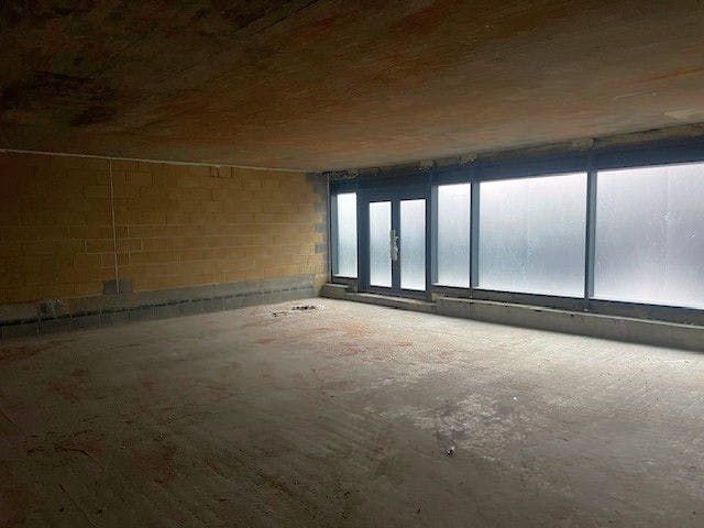 Property photo 3 of 9 2 Bright.Jpg