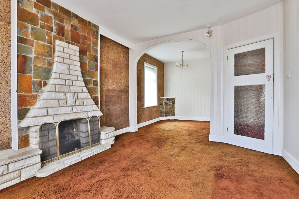 Property photo 2 of 17 Photo