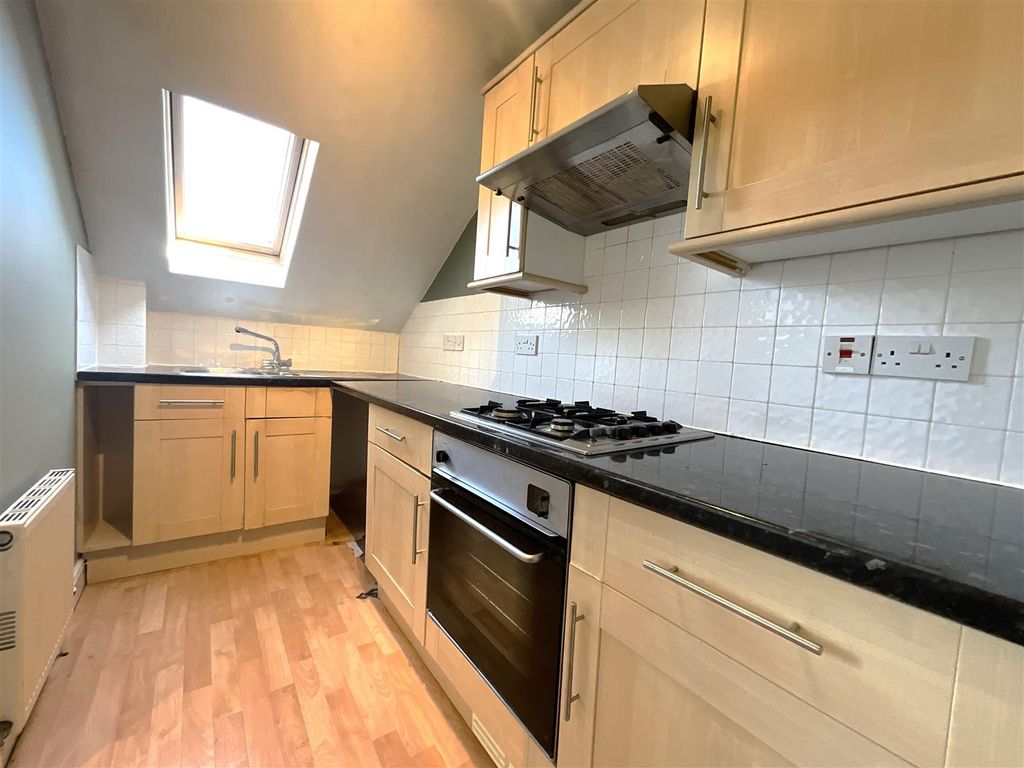 Property photo 3 of 8 Kitchen