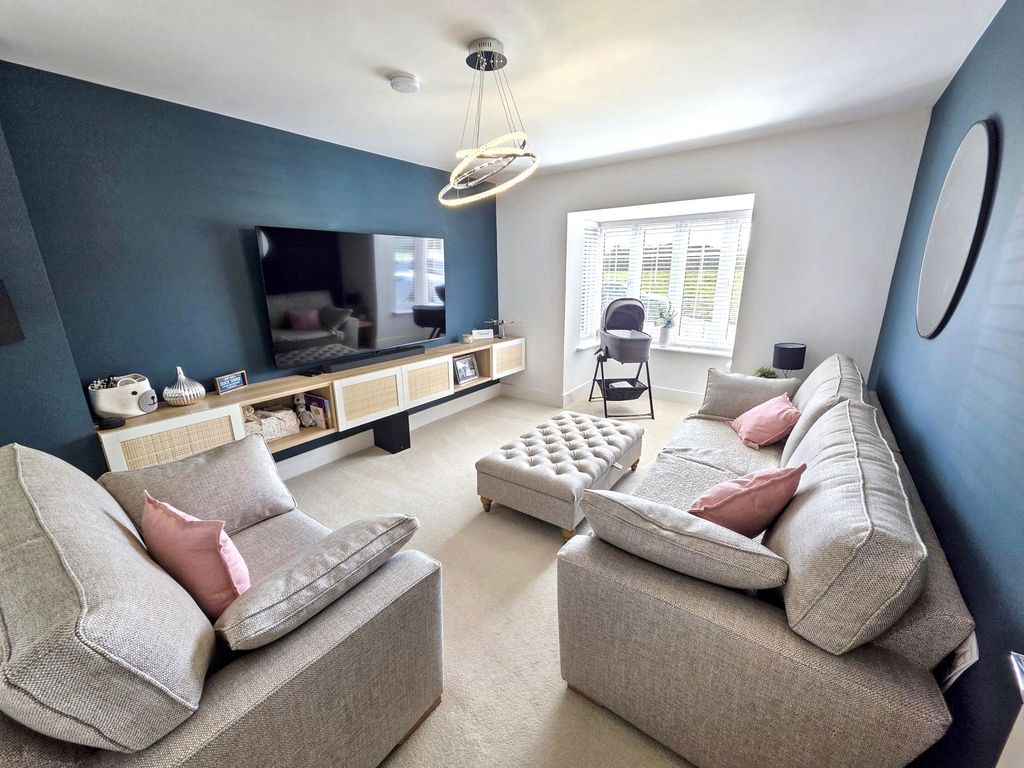 Property photo 2 of 37