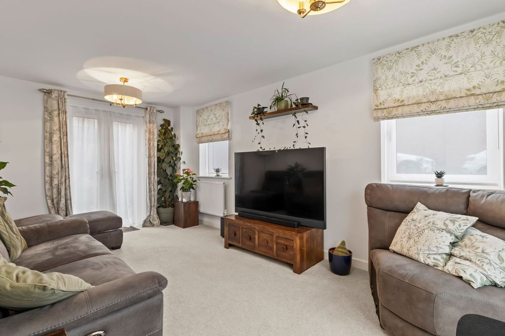 Property photo 3 of 26