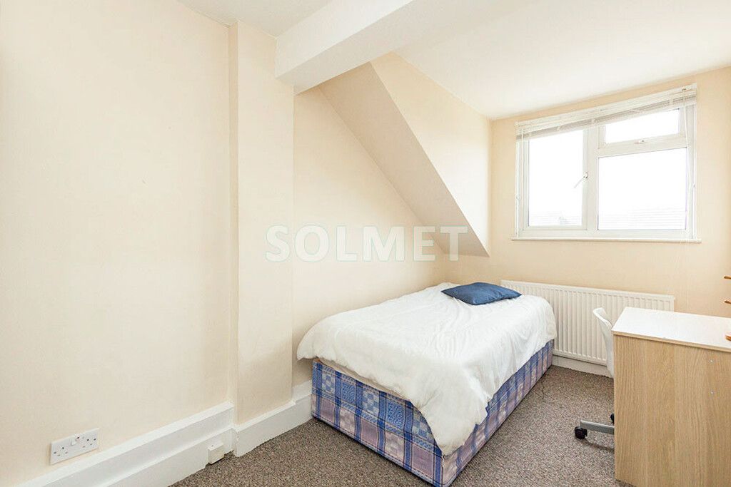 Property photo 3 of 6 3