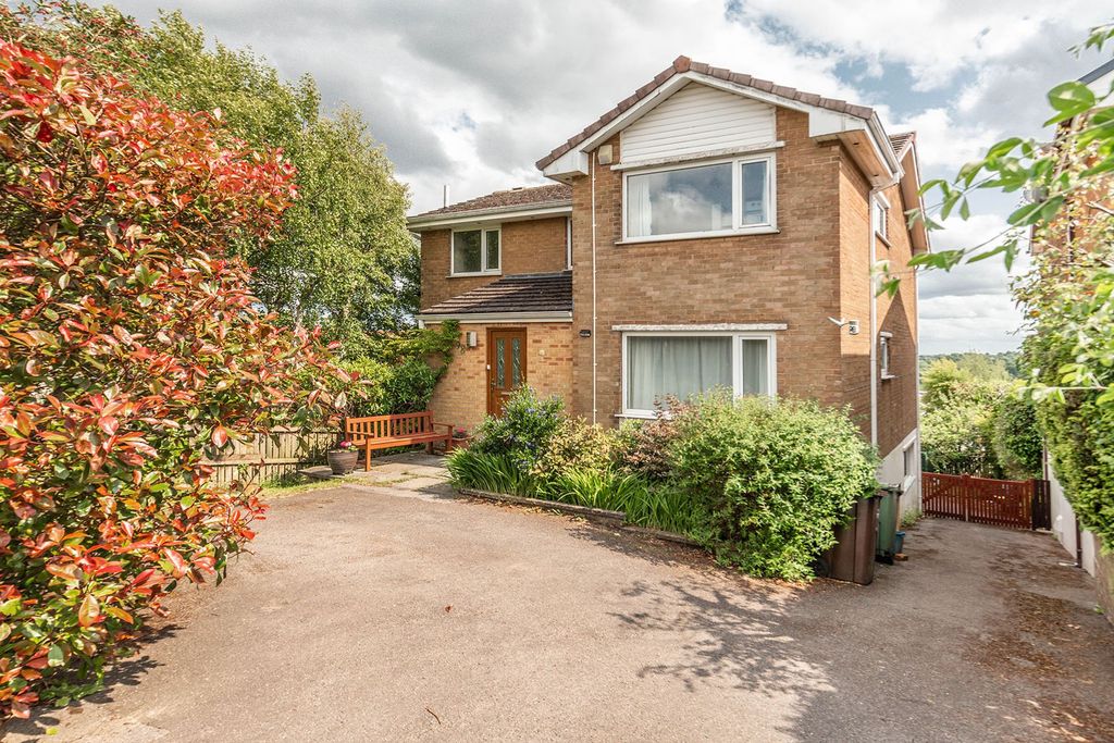 Property photo 1 of 31