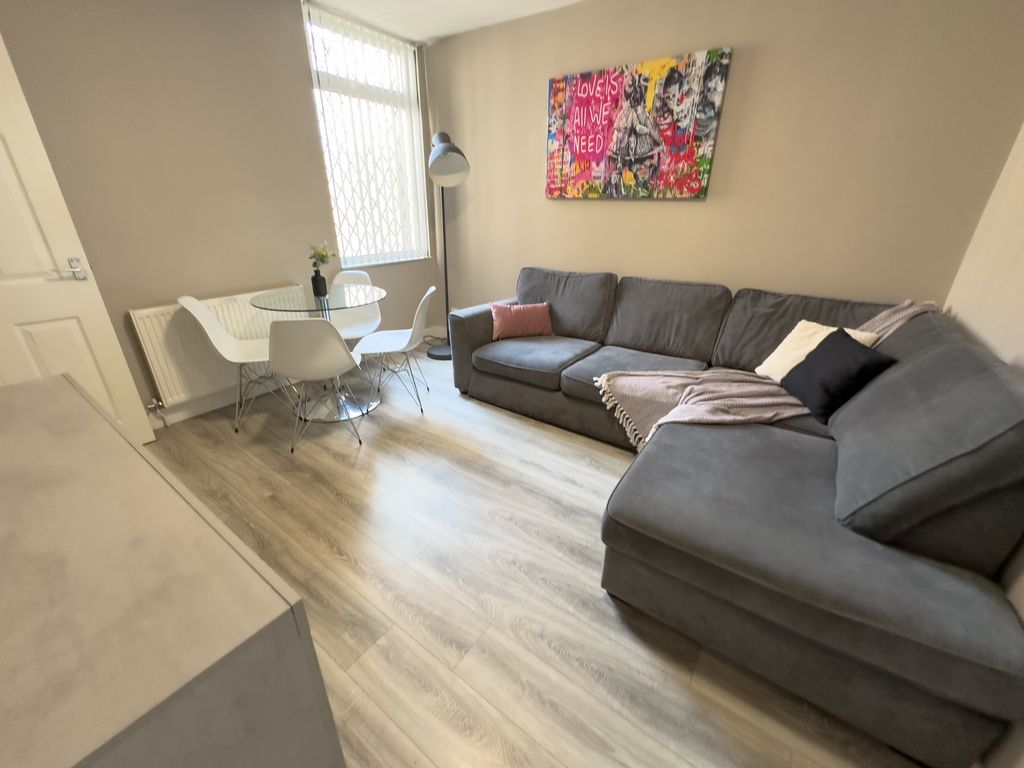 Property photo 2 of 14 10