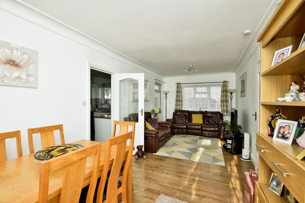 Property photo 2 of 16 Photography