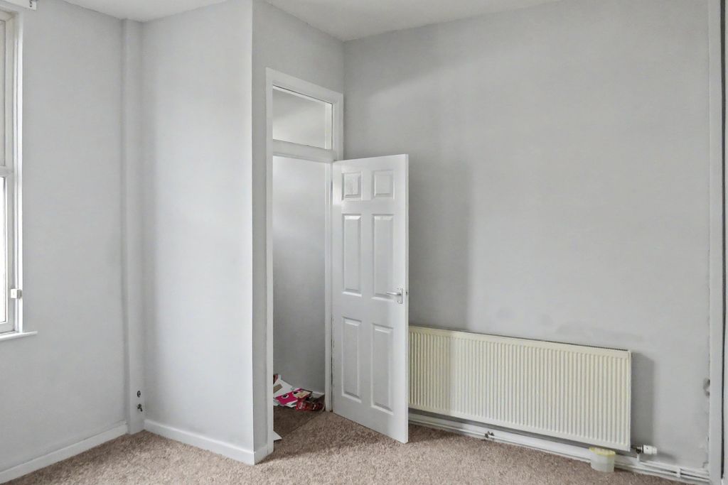 Property photo 3 of 11 92 Lovat Road, Preston, Lancashire, Pr1 6Dq