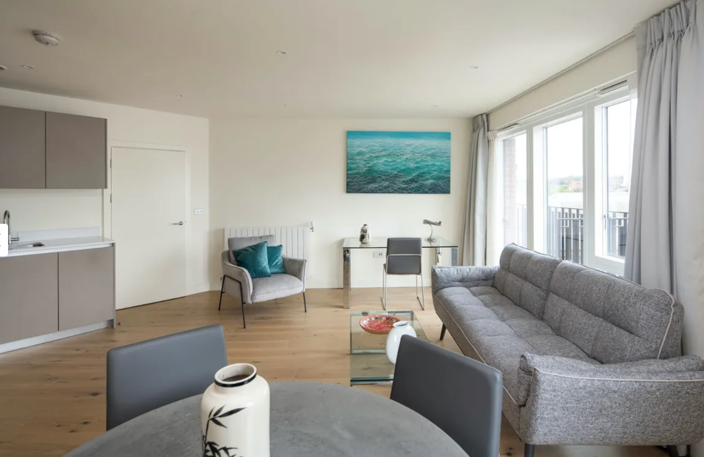 Property photo 3 of 12