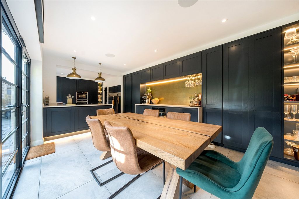 Property photo 3 of 35 Picture No. 32