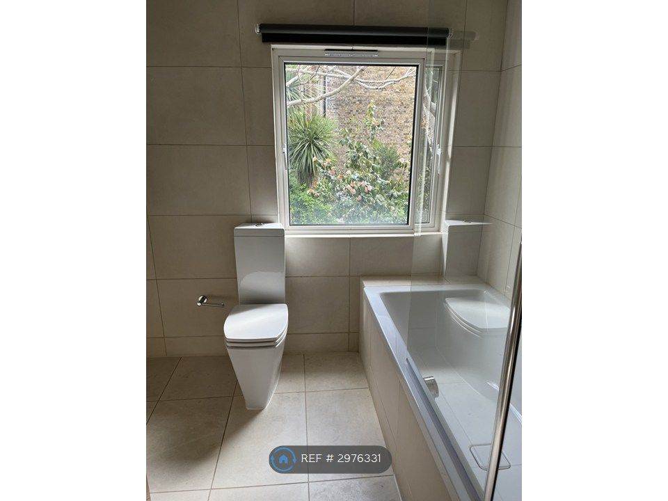 Property photo 2 of 5 Ensuite