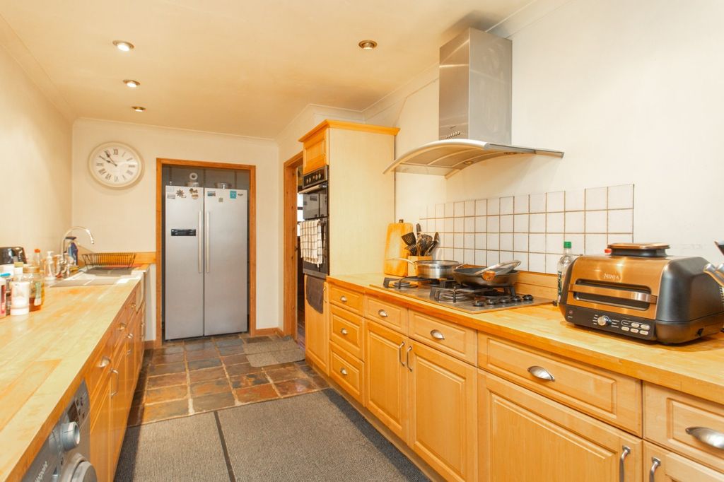 Property photo 2 of 14 Picture 2