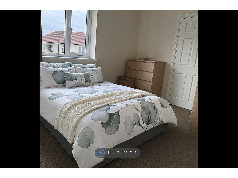 Property photo 1 of 9 Room Sample 1