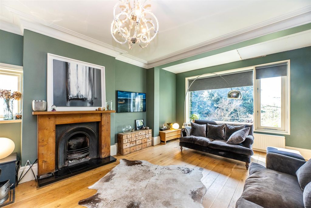 Property photo 3 of 29 34 Warwick Road 049