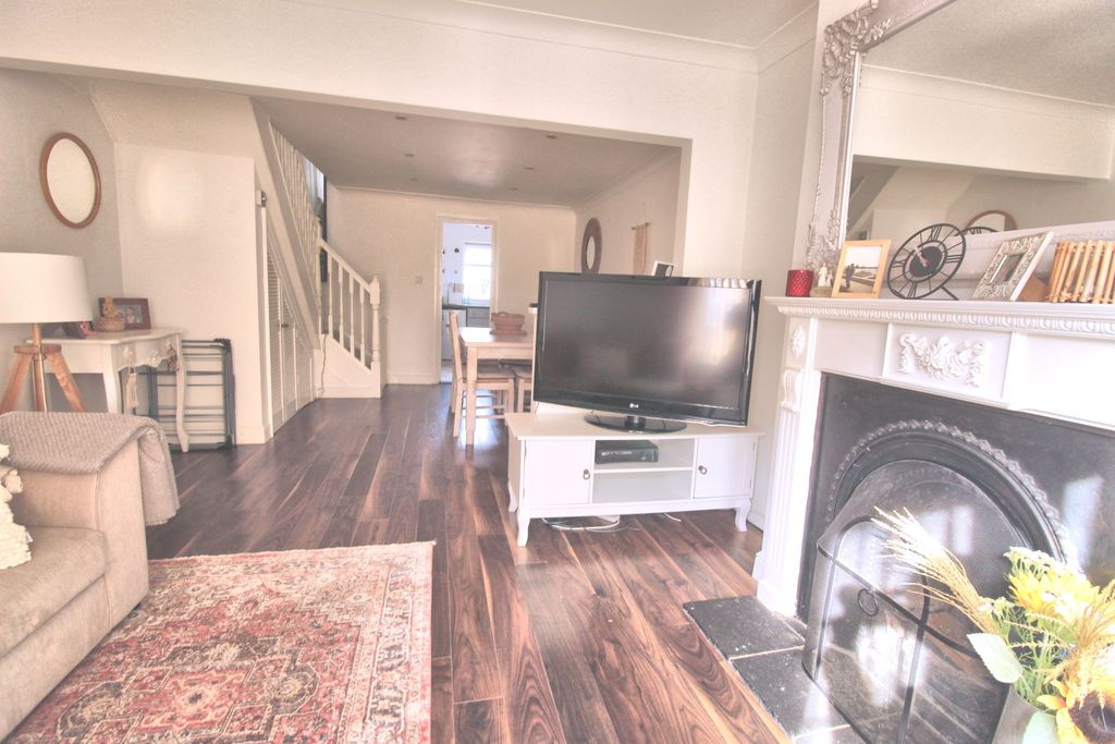 Property photo 3 of 10 Img_9469