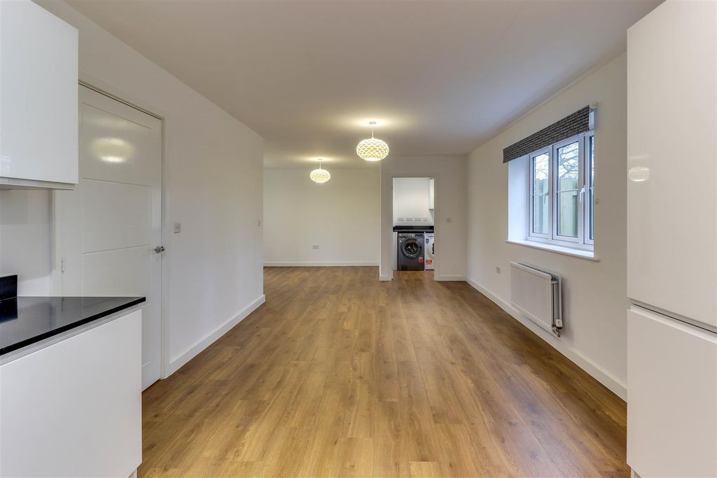 Property photo 3 of 16 18. Kitchen Diner.Jpg